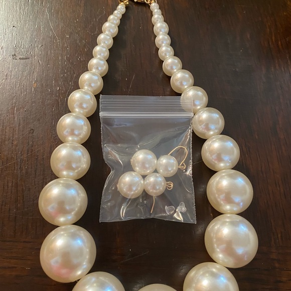 Fashion ladies chunky pearl set - Picture 2 of 6